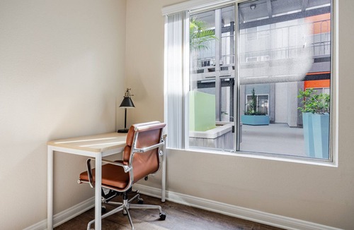 Downtown Apartment | Blueground | Glendale, pool & AC, nr Americana
