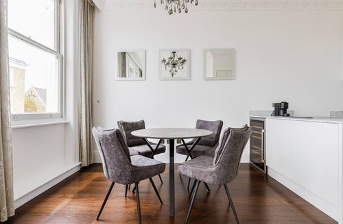 Redcliffe Apartment | Blueground | Kensington, view, nr Kensington Gardens