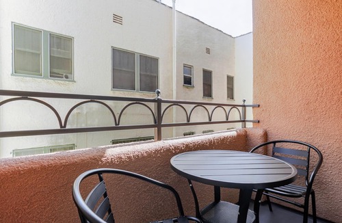 La Brea Apartment | Blueground | La Brea, rooftop, nr La Brea Tar Pits
