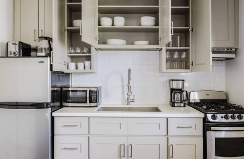 Culver - West Apartment | Blueground | Mar Vista, nr Venice Beach & w/d
