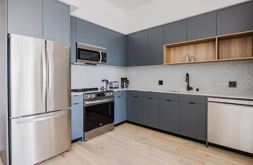 Greater Wilshire - Hancock Park Apartment | Blueground | Mid-Wilshire, AC, w/d, nr LACMA