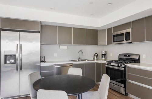 Sawtelle Apartment | Blueground | Sawtelle, rooftop, nr Culver City Park