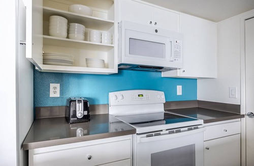 Studio City Apartment | Blueground | Studio City, pool & w/d, nr Universal