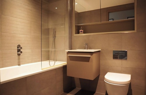 Vincent Square Apartment | BnBNook - Bright 3BR by Trafalgar Square and Big Ben