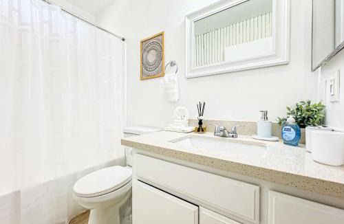 Beverly Hills House | Boho-Chic 1BR-1BA Oasis near Hollywood -BRBEV13