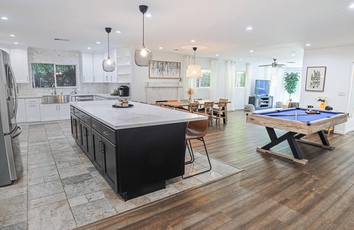 Sherman Oaks House | BOHO POOL HOME - Modern Vibrant LA Retreat