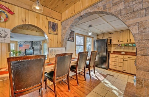 Russell Cabin | Book 3 nights, get the 4th night Free!nThe Hot Tub lounge is now open.