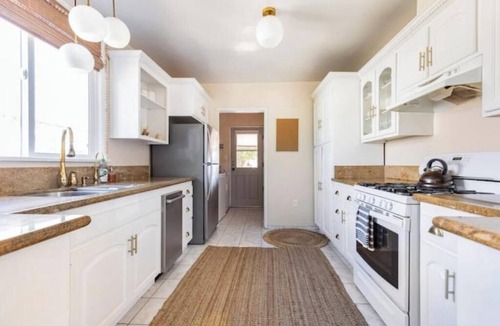 Harbor Gateway North House | Book via Air B-n-B instead