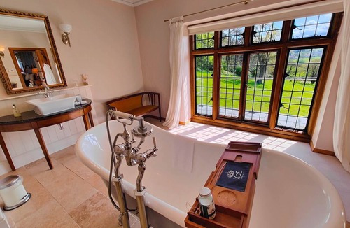 Bossington Bed & Breakfast | Bossington Hall