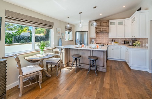 East Mesa Apartment | Bougainvillea Retreat - Mediterranean Retreat Near the Beach