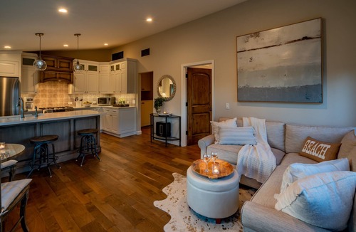 East Mesa Apartment | Bougainvillea Retreat - Mediterranean Retreat Near the Beach