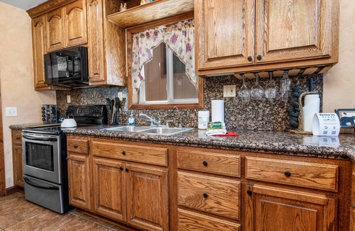 Patton House | Boulder Bay Park Lakefront - Across from Lake, Hot Tub, Walk to Lake