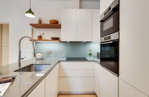 Cathedrals Apartment | BR9 - Elegant 2-Bed near Borough Market