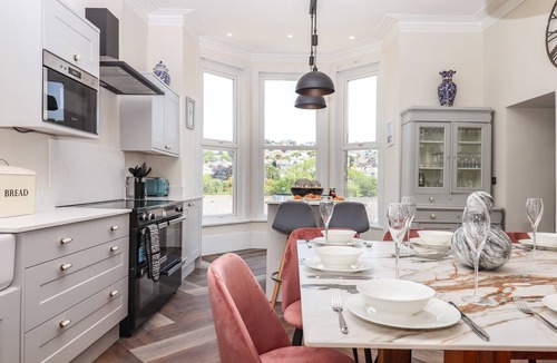 Hele Cottage | Bradley House