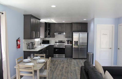 Northside House | Brand New 2Bed/2Bath Guesthouse w/Parking, Laundry, 1G net in San Jose Downtown