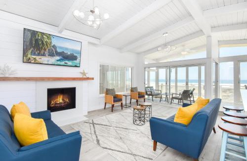 Santa Ana Heights House | Brand New 3 Bedroom Upper-Level Oceanfront Home