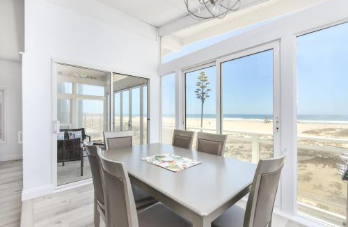 Santa Ana Heights House | Brand New 3 Bedroom Upper-Level Oceanfront Home