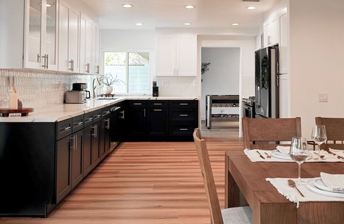 Huntington Beach House | Brand New 4Bed 3Bath Sleep10 POOL Home 6Mins to Beach, near park and Disneyland.