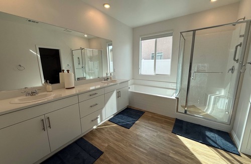 Homeland House | Brand New 5-bedroom house in charming Homeland with AC, WiFi. Enjoy your stay