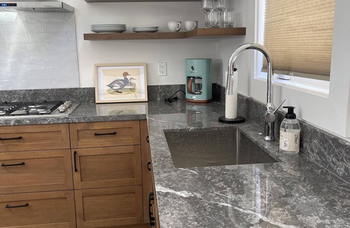 Glenwood Cottage | Brand New Charming Guest House in lovely Northwest Glendale CA. Private &Quiet