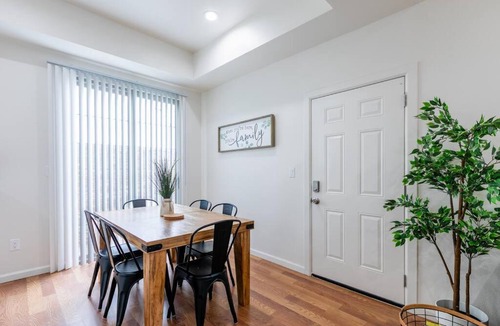 Lomita House | BRAND NEW - Cozy, Central, Private, All Amenities