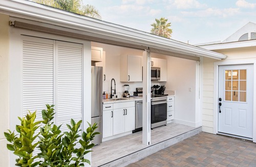 Pacific Beach Apartment | Brand New Dream Outdoor Oasis in Pacific Beach with Hot Tub Parking AC Games