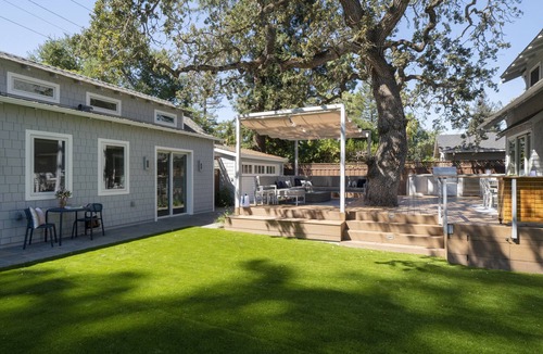 Oak Knoll - Redwood Park Cottage | Brand New Guesthouse in Redwood City near Stanford.