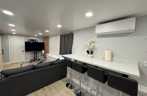 Paradise Valley Apartment | Brand New Luxury Apartment Near SF/SFO + EV