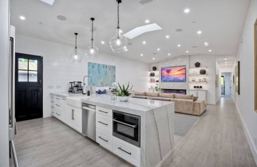 College West House | Brand New Luxurious 5-Bedroom House