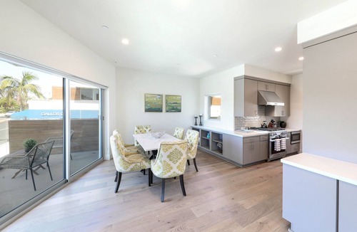 Corona del Mar House | Brand New Luxury Home with parking, elevator, AC - 7 min from the beach!