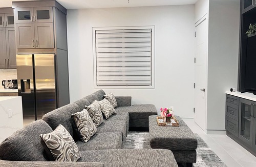 Westminster House | BRAND NEW MODERN RETREAT, POOL, SPA CLOSE BEACHES,DISNEYLAND,ANAHEIM CONVENTION.