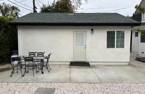 Lake Balboa House | Brand new private one bed one bath home with private parking for 2