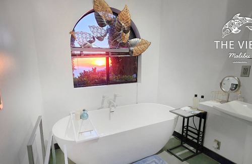 Western Malibu House | Breathtaking Ocean Views. Enjoy sunsets at a private retreat. Large Pool and Spa