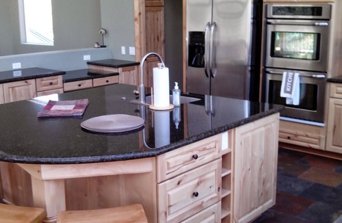 Pine Mountain Club Cabin | Breathtaking Open Plan with Game Room, Library, and Towering Views