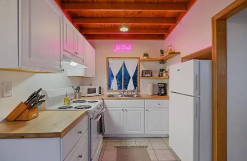 Morongo Valley House | Breathtaking Views, Incredible Stargazing, Hot Tub & Cowboy Tub, on Private Lot