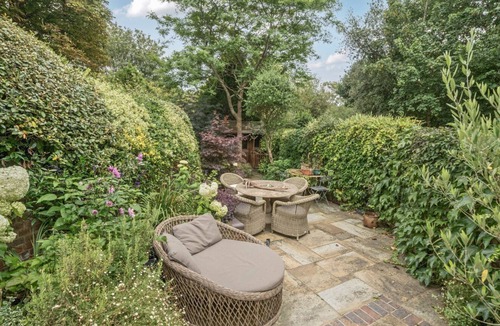 West Wittering Cottage | Brick Rose House: West Wittering Beach Home – Sleeps 6, Pet Friendly