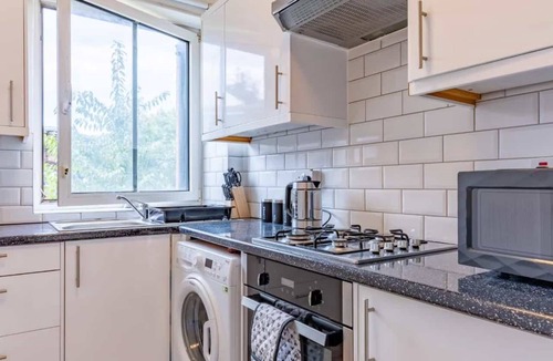 Riverside Apartment | Bright 1 bed apartment 5 minutes to London Bridge