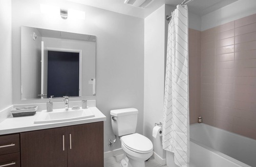 Wilshire Center Apartment | Bright 1BR Koreatown, Gym & Pool, walk to Wilshire by Blueground