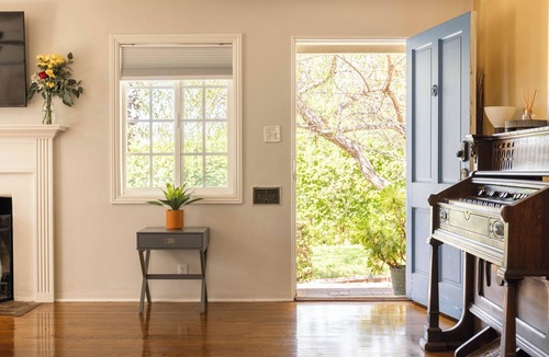 Altadena House | Bright 3-bedroom with large backyard and close to Old Town and hiking trails