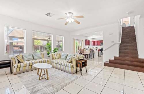 Moreno Valley House | Bright Airy 5B Home Workspace Outdoor Lounge