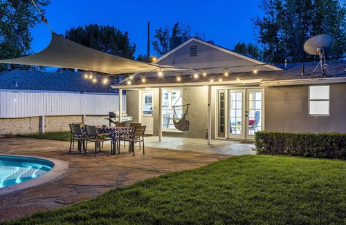 Tarzana House | *Bright & Beautiful w/Pool, BBQ, Upscale Area*