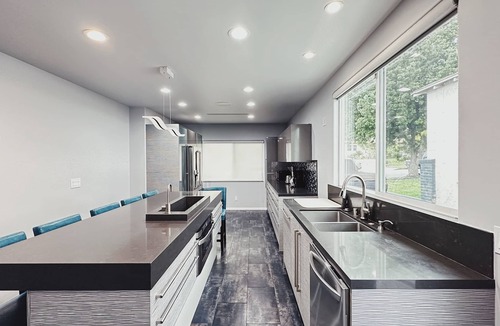 Burbank House | Bright Burbank 3 Bedroom Home with Pool