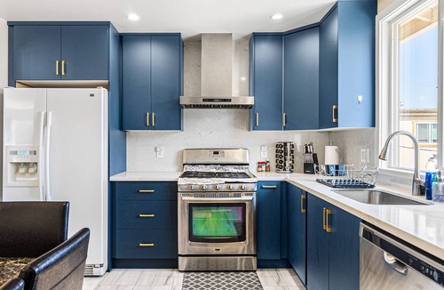 St. Francis House | Bright & comfortable 4brs Home in Daly City