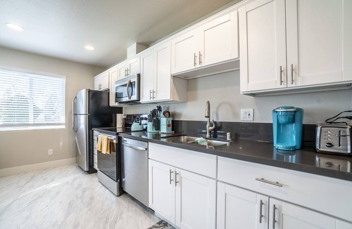 Carmichael House | BRIGHT & COZY FULLY REMODELED HOME