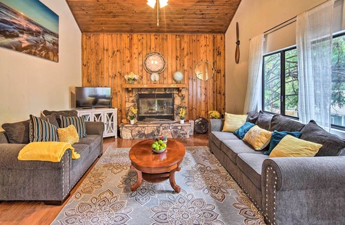 Crestline Cabin | Bright Crestline Cabin: < 1 Mi to Lake Gregory