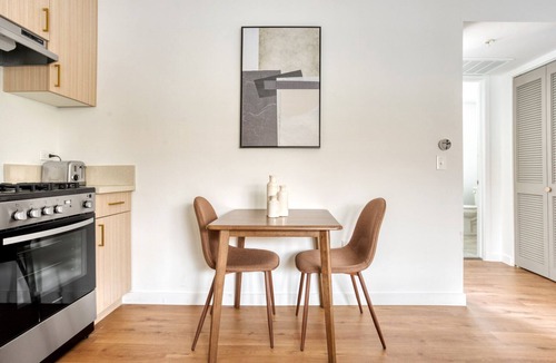 Palms Apartment | Bright Culver City 1BR w/Gym & Roof Lounge, Walkable Area, by Blueground