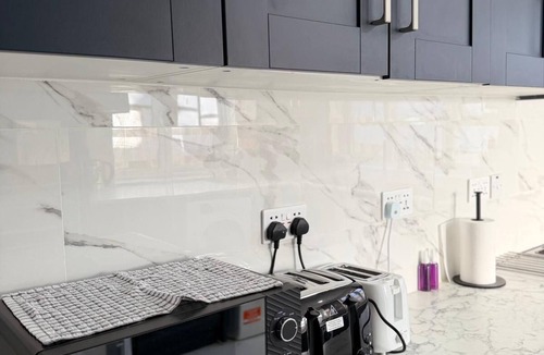 Custom House House | Bright Double Room-Nearby Excel London-Great Value
