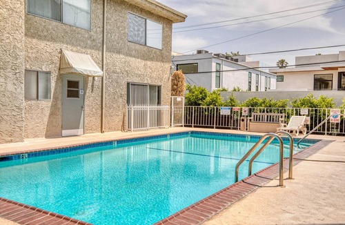 Beverly Grove Apartment | Bright Fairfax 2BR w/Pool, near WF + TJ, Melrose shopping, by Blueground