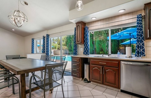 Thousand Oaks House | Bright, Fun & Peaceful House w/Heated Pool 🏖