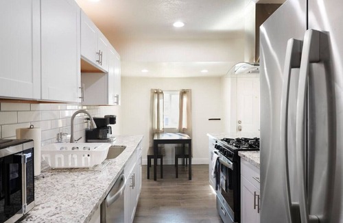 Raisin House | Bright & New KINGS North of Tower District